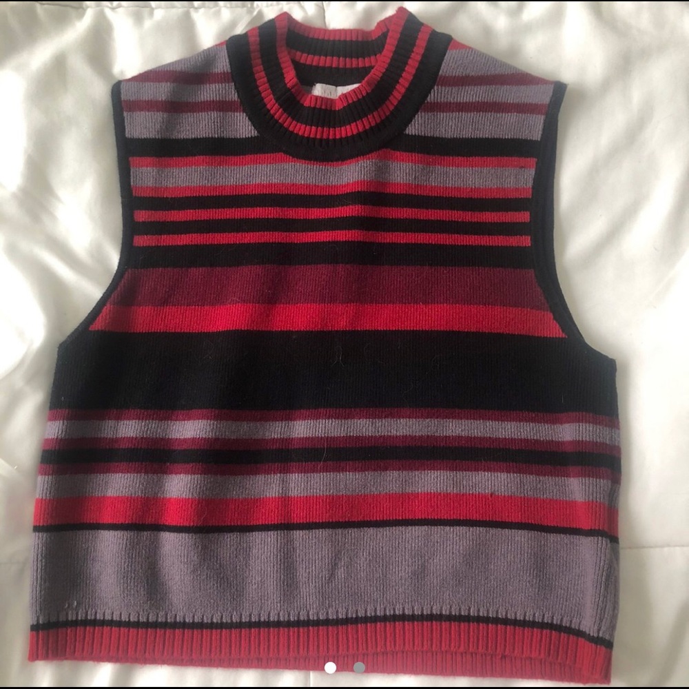 urban outfitters sweater vest crop top